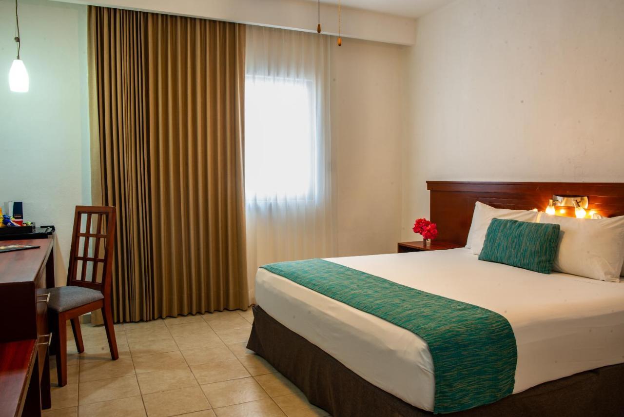Meson De La Luna Hotel & Spa Мерида Экстерьер фото